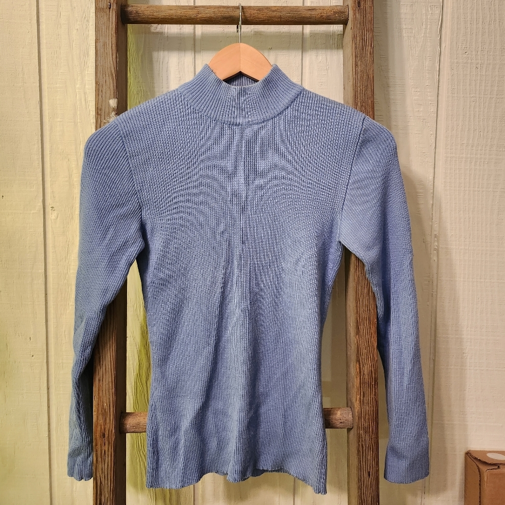 Ribbed turtleneck